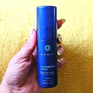 Monat thickening spray